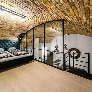  Apartment Spacious Loft In The Heart Of Downtown